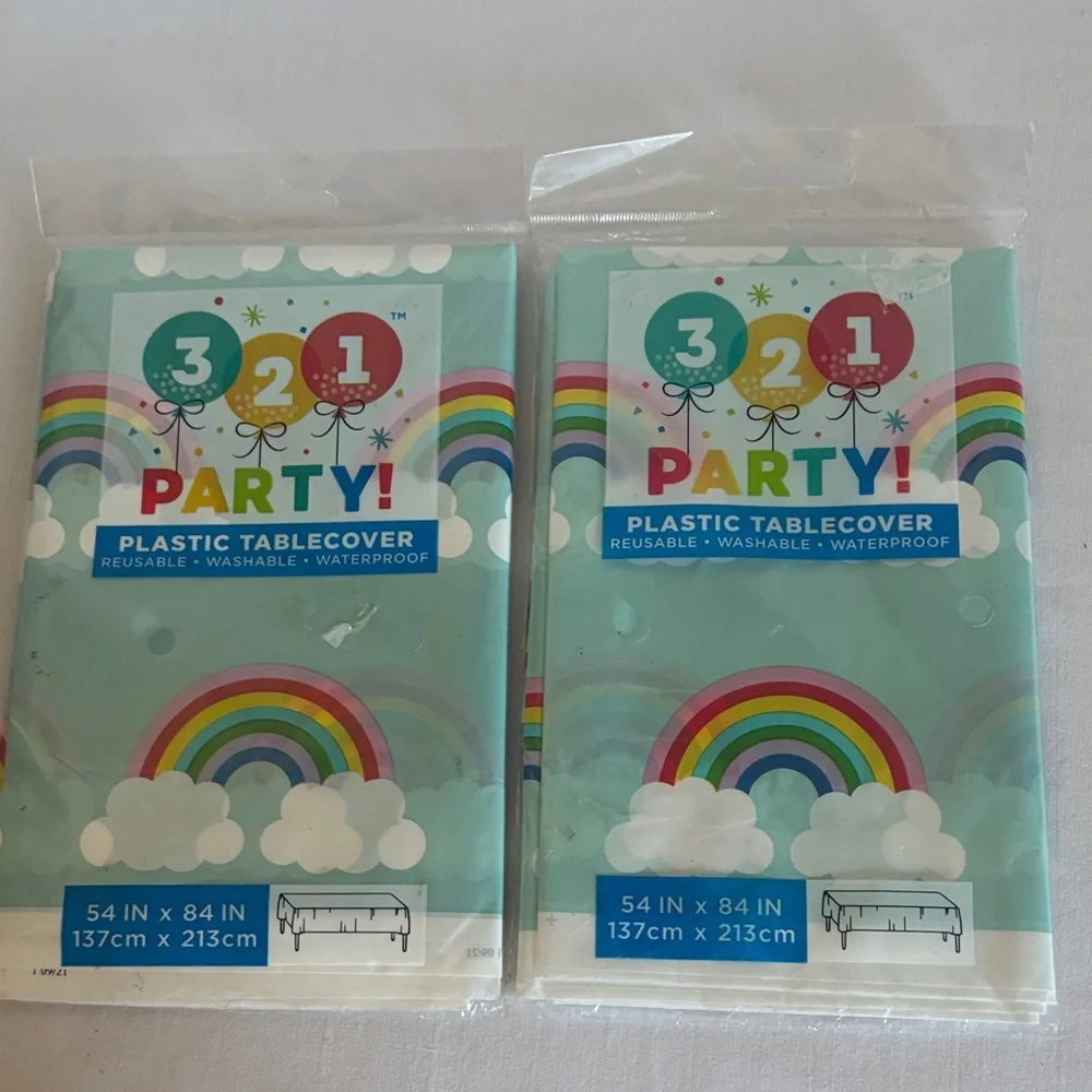Lot of 5 Plastic Tablecovers 2 rainbow - 2 blue - 1 pastel Unicorn
